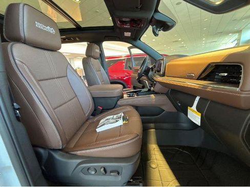 New 2026 Chevrolet Tahoe High Country AWD/4WD image 6
