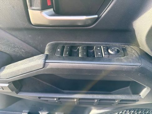 Used 2025 Toyota Tacoma TRD Sport AWD/4WD image 19