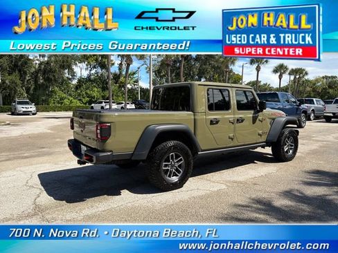 Used 2025 Jeep Gladiator Mojave w/ Convenience Group AWD/4WD image 12