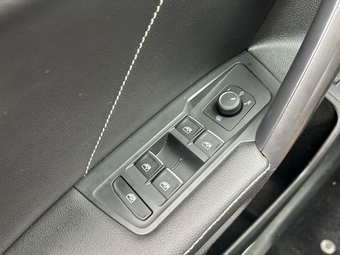 Certified 2022 Volkswagen Tiguan SE R-Line image 20