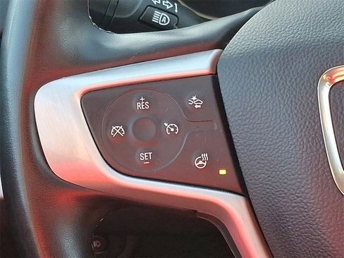 Used 2024 GMC Terrain SLT image 21