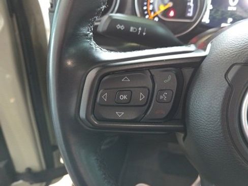 Used 2022 Jeep Gladiator Sport image 18