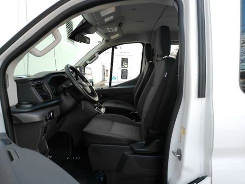 Used 2025 Ford Transit 350 XLT image 17