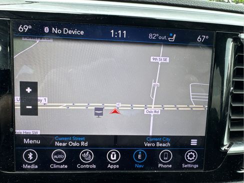 Used 2020 Chrysler Pacifica Limited FWD image 28