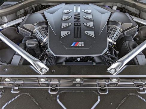 Used 2025 BMW X7 M60i image 17