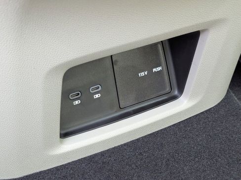 New 2026 Volkswagen Atlas SE image 25