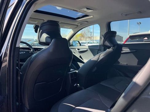 New 2026 Kia Niro Wave FWD image 11