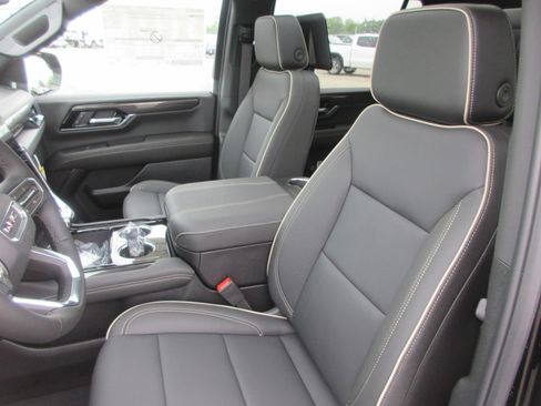New 2026 GMC Yukon XL Elevation w/ Elevation Premium Package AWD/4WD image 11