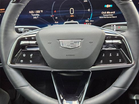 Used 2024 Cadillac Lyriq Luxury RWD image 17
