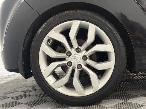 Used 2012 Hyundai Veloster w/ Style Pkg FWD image 38