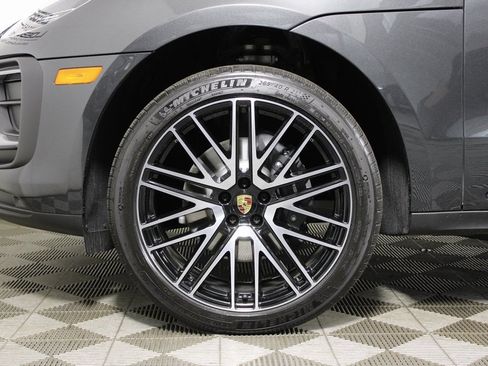 Certified 2026 Porsche Macan AWD/4WD image 38