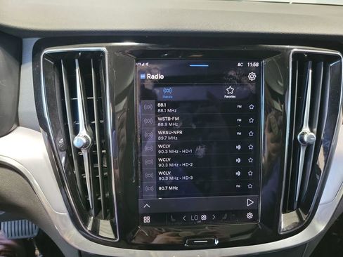 Used 2024 Volvo S60 B5 Core image 57