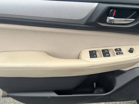 Used 2016 Subaru Outback 2.5i Premium AWD/4WD image 9