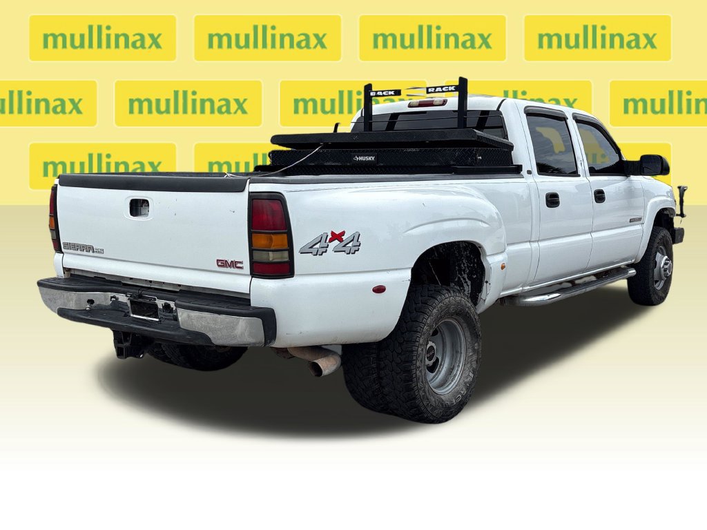 Used 2004 GMC Sierra 3500 SLT w/ Skid Plate Package AWD/4WD image 4