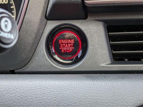 Certified 2025 Honda Pilot TrailSport image 16