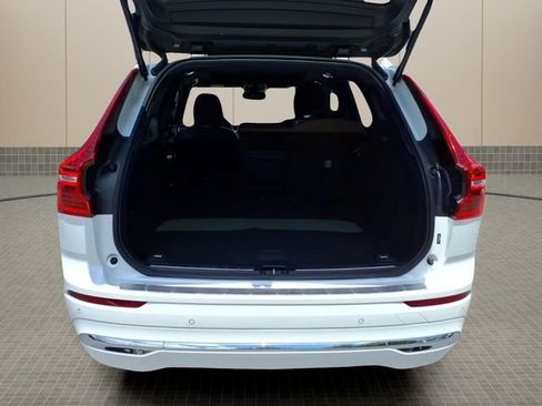 Used 2023 Volvo XC60 B5 Plus w/ Climate Package AWD/4WD image 11