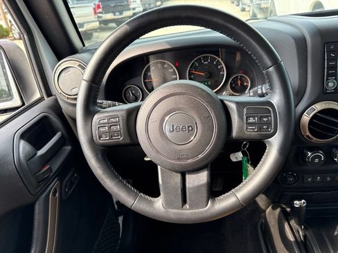 Used 2017 Jeep Wrangler Unlimited Sahara AWD/4WD image 25