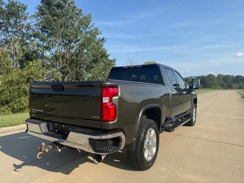 Used 2022 Chevrolet Silverado 2500 LTZ w/ LTZ Plus Package AWD/4WD image 3