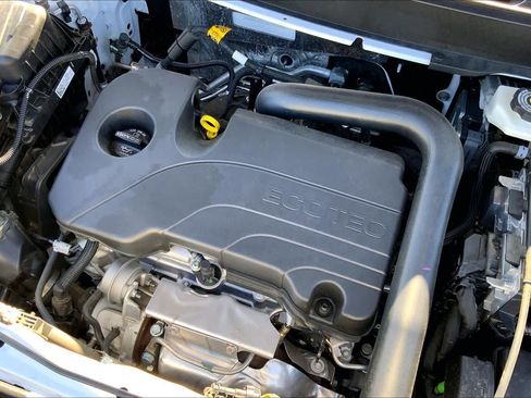 Used 2024 Chevrolet Equinox LS w/ LS Convenience Package FWD image 32