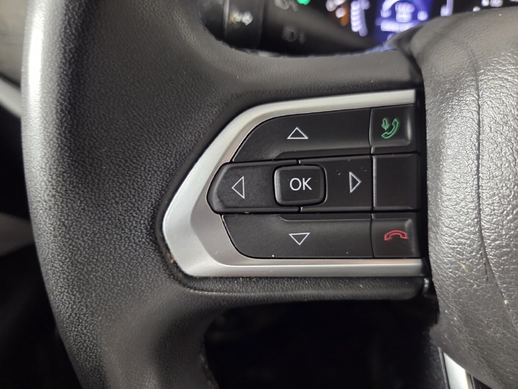 Used 2022 Jeep Compass Latitude AWD/4WD image 17
