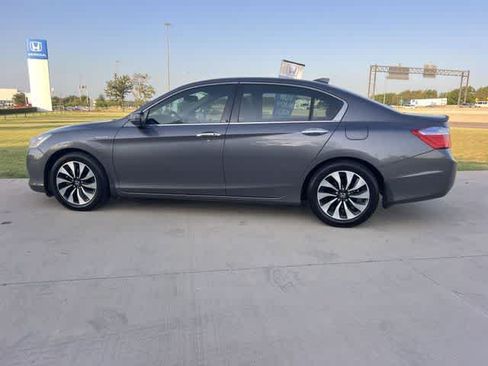 Used 2015 Honda Accord Touring image 4