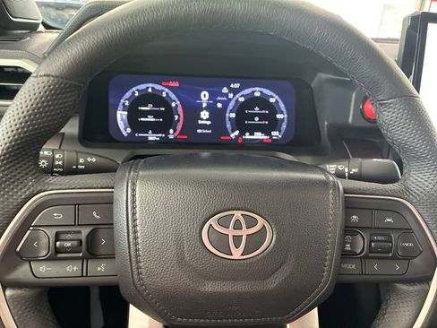 Used 2024 Toyota Tacoma TRD Sport w/ TRD Sport Premium Package AWD/4WD image 36
