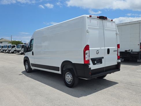 Used 2025 RAM ProMaster 2500 w/ Convenience Group FWD image 5