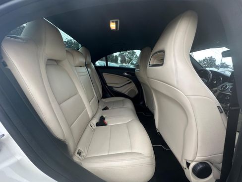 Used 2016 Mercedes-Benz CLA 250 image 11