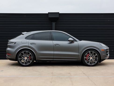 Certified 2024 Porsche Cayenne S image 8