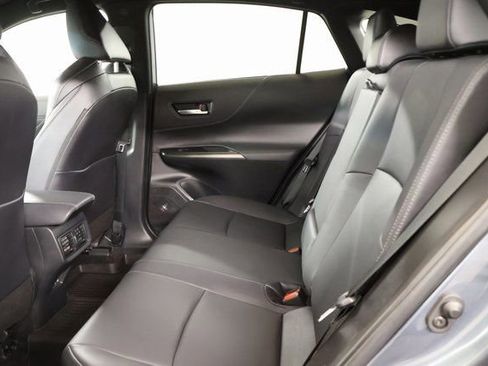 Used 2024 Toyota Venza XLE image 31