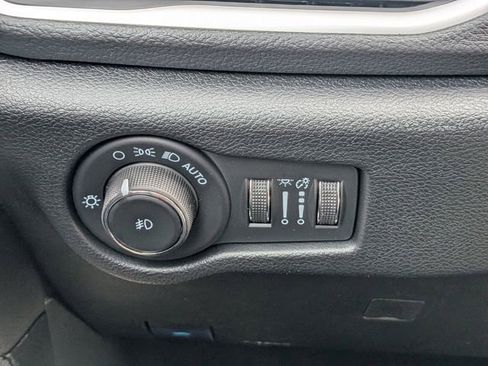 New 2026 Chrysler Pacifica Select image 23