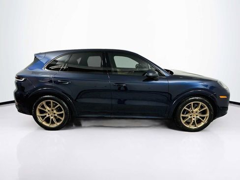 Certified 2024 Porsche Cayenne S AWD/4WD image 8