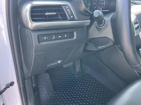 Used 2022 Kia Telluride LX AWD/4WD image 23