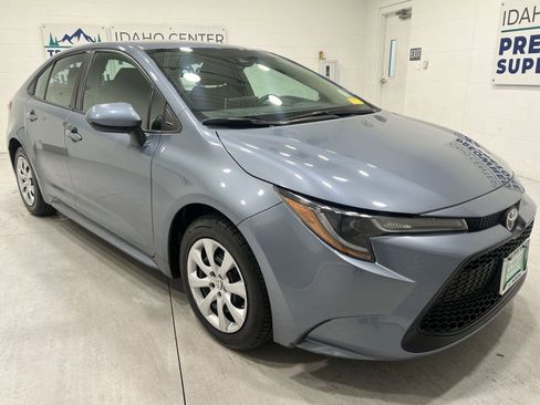 Used 2020 Toyota Corolla LE image 2