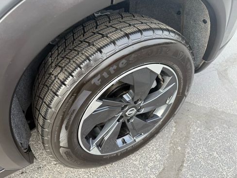 Used 2024 Nissan Rogue SV image 10