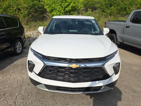 Used 2025 Chevrolet Blazer LT AWD/4WD image 2