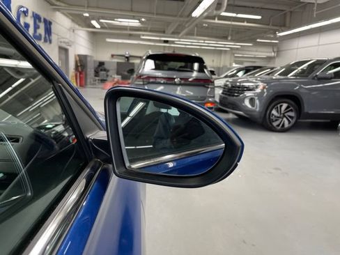 Used 2023 Volkswagen Jetta SE w/ Panoramic Sunroof Package FWD image 12
