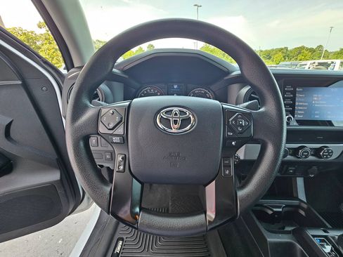 Used 2023 Toyota Tacoma SR RWD image 15