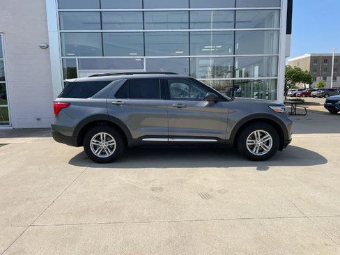 Certified 2024 Ford Explorer XLT w/ Equipment Group 202A AWD/4WD image 4