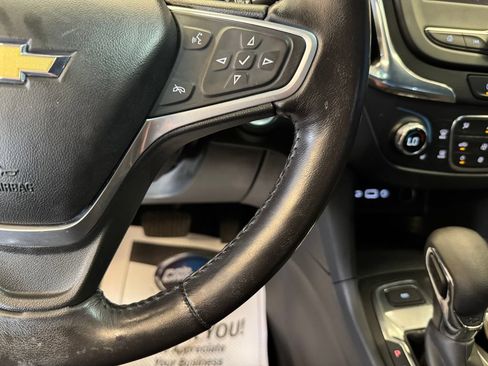 Used 2022 Chevrolet Equinox LT AWD/4WD image 12