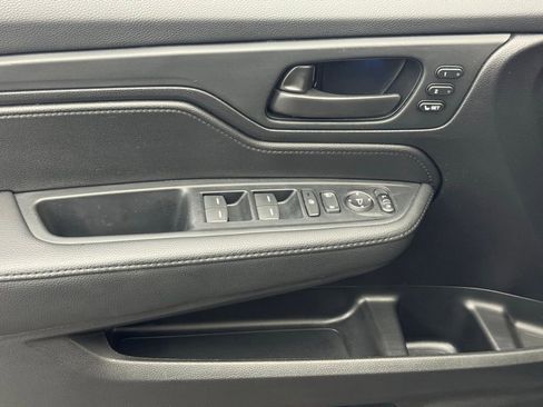 Used 2025 Honda Odyssey EX-L image 17