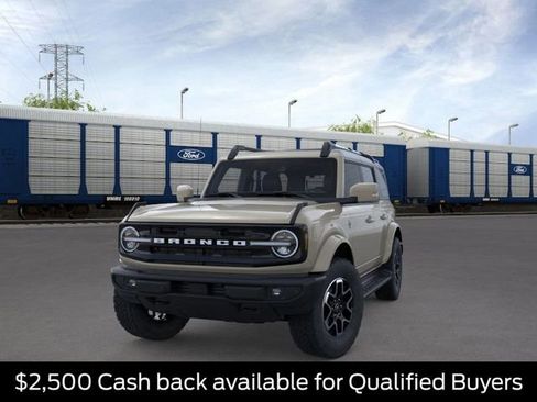 New 2025 Ford Bronco Outer Banks image 2