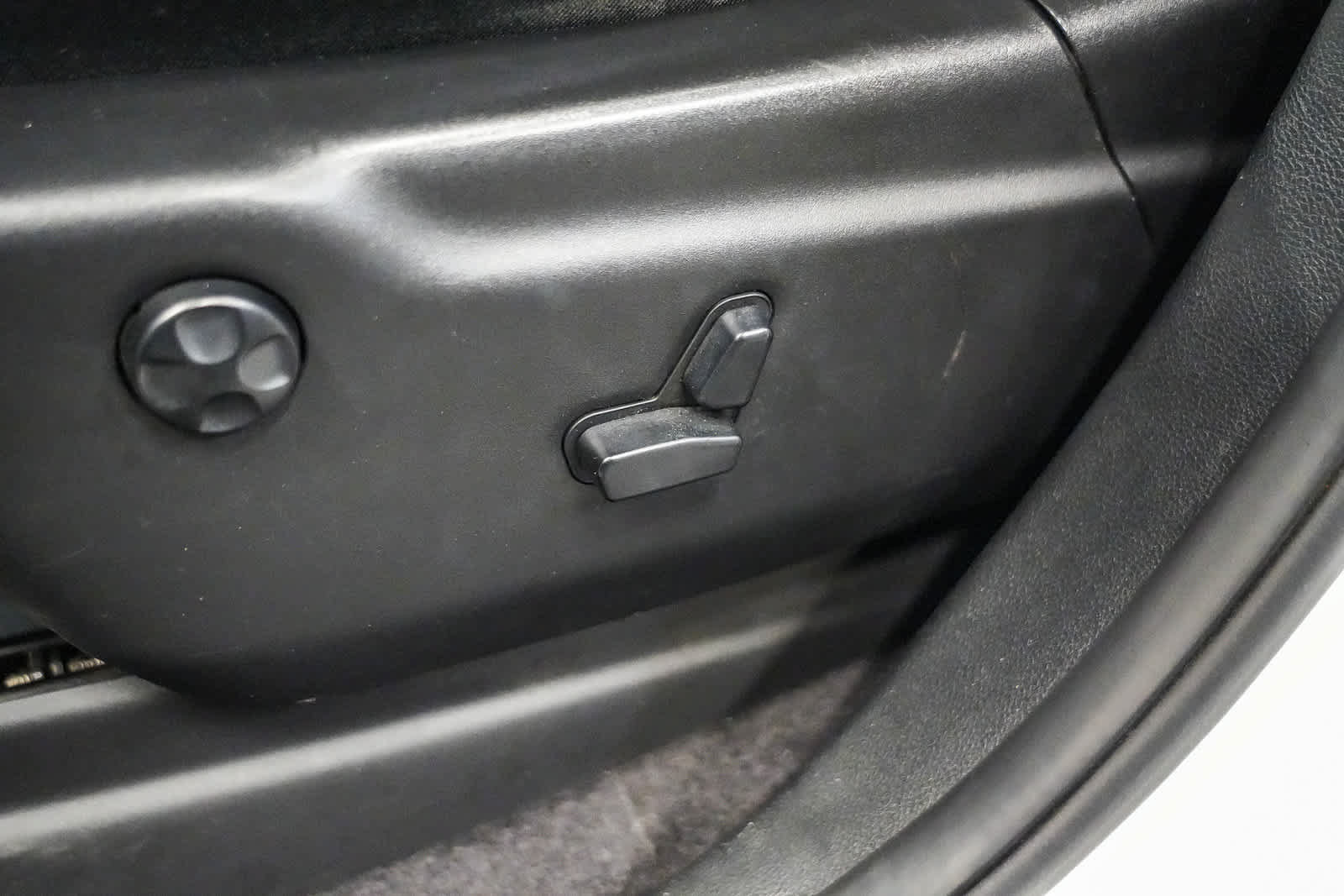 Used 2018 Jeep Grand Cherokee Limited AWD/4WD image 21