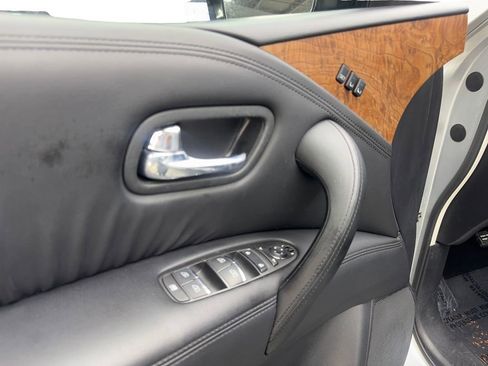 Used 2024 Nissan Armada SL image 32