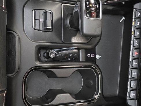 Used 2024 GMC Sierra 1500 AT4X image 24