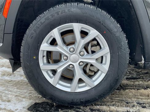 Used 2023 Jeep Grand Cherokee L Limited w/ Luxury Tech Group II image 25