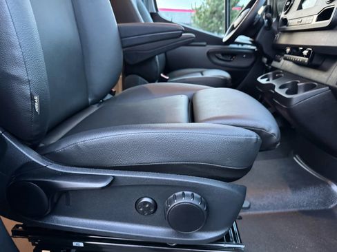 Used 2021 Mercedes-Benz Sprinter 3500 image 25