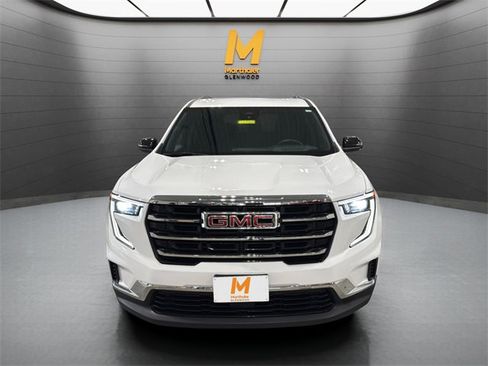 Used 2025 GMC Acadia Elevation image 3