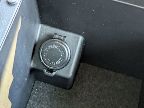 Used 2020 Subaru Outback Premium image 32