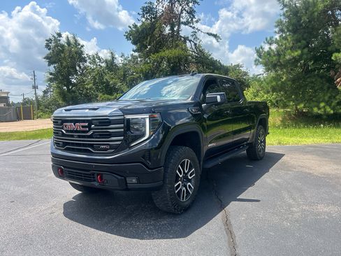 Used 2022 GMC Sierra 1500 AT4 w/ AT4 Premium Package AWD/4WD image 3
